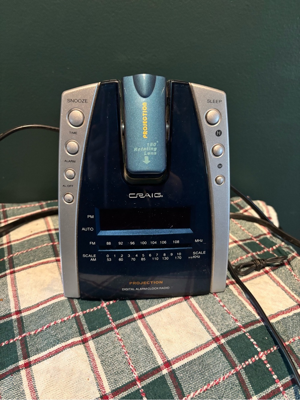 Vintage Y2K Craig Digital Alarm Clock Radio with  Projection